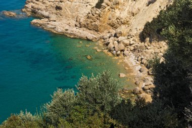 Doğu Makedonya ve Trakya, Yunanistan Thassos Adası, mavi suları ile inanılmaz küçük plaj  