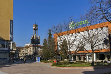: Haskovo, Bulgaria - 15 Mart 2014: Yaya Cadde Şehir: Haskovo, Bulgaria ortasına
