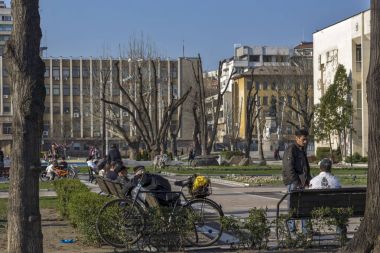 : Haskovo, Bulgaria - 15 Mart 2014: Yaya Cadde Şehir: Haskovo, Bulgaria ortasına
