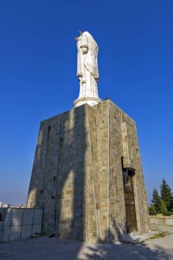: Haskovo, Bulgaria - 15 Mart 2014: En büyük anıt, Meryem Ana dünyanın Haskovo şehri, Bulgaristan