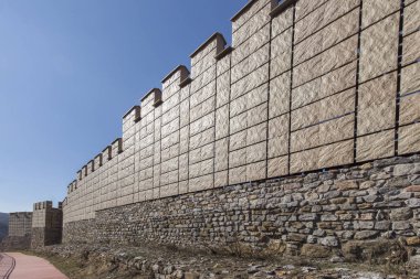 Ortaçağ kalesinin Krakra ilk Bulgar İmparatorluğu döneminde Bulgaristan Pernik şehri yakınlarında kalıntıları