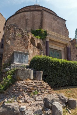 Rome, İtalya - 24 Haziran 2017: Tapınak Romulus Roma Forumu City Roma, İtalya