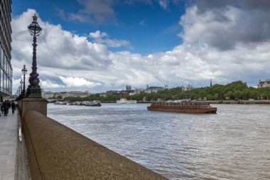 Londra - 15 Haziran 2016: Thames Nehri ve Londra, İngiltere panoramik manzaralı
