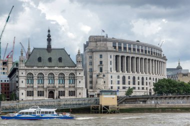 Londra - 15 Haziran 2016: Thames Nehri ve Londra, İngiltere panoramik manzaralı