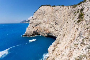 Porto Katsiki Beach, Lefkada, Yunanistan Ionian Islands yakınındaki taşlarla deniz manzarası