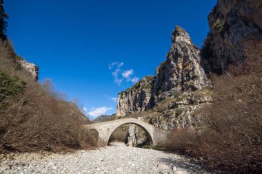 Missios köprü manzara Vikos gorge ve Pindus Dağları, Zagori, Epirus, Yunanistan inanılmaz