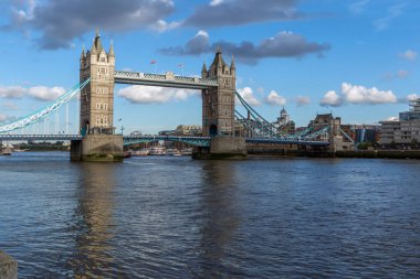 Londra - 15 Haziran 2016: Tower Bridge Londra, İngiltere, İngiltere'de gün batımı görünümü