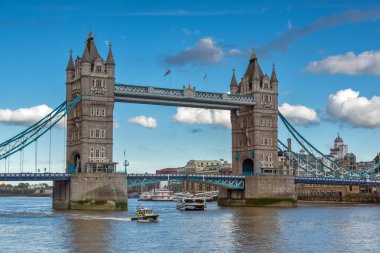 Londra - 15 Haziran 2016: Tower Bridge Londra, İngiltere, İngiltere'de gün batımı görünümü