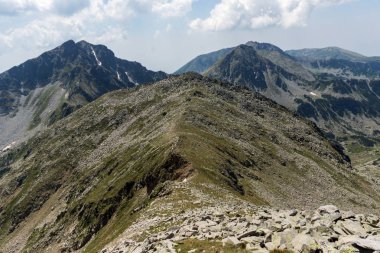 Muhteşem manzara Yalovarnika tepe, Pirin Dağı, Bulgaristan