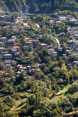 Metsovo, Epirus, Yunanistan - 19 Ekim 2013: Anilio Köyü yakınındaki Yanya şehir, Epirus bölgesi, Yunanistan sonbahar manzarası