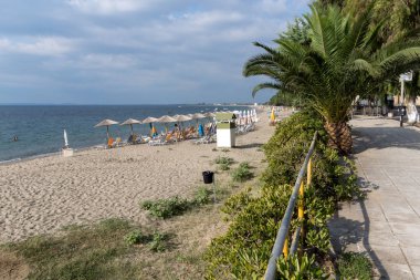 Chalkidiki, orta Makedonya, Yunanistan - 25 Ağustos 2014: Panoramik Alkinoos Beach Sithonia Yarımadası, Chalkidiki, orta Makedonya, Yunanistan