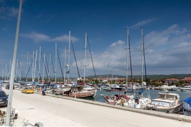Chalkidiki, orta Makedonya, Yunanistan - 25 Ağustos 2014: Nikiti Beach Sithonia Yarımadası, Chalkidiki, orta Makedonya, Yunanistan, panoramik görünüm