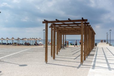 Chalkidiki, orta Makedonya, Yunanistan - 25 Ağustos 2014: Nikiti Beach Sithonia Yarımadası, Chalkidiki, orta Makedonya, Yunanistan, panoramik görünüm