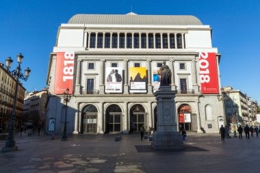 Madrid, İspanya - 22 Ocak 2018: Güzel manzara Teatro Real Madrid, İspanya