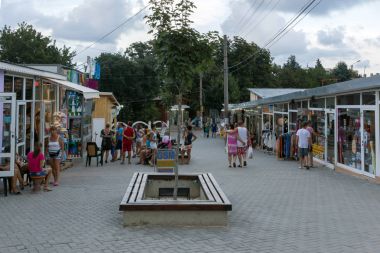 Obzor, Bulgaristan - 29 Temmuz 2014: Street Obzor, Burgaz bölge, Bulgaristan Roma'nın merkezinde