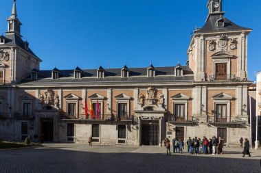 Madrid, İspanya - 22 Ocak 2018: Görünüm Plaza de la Villa şehir Madrid, İspanya, Amazing