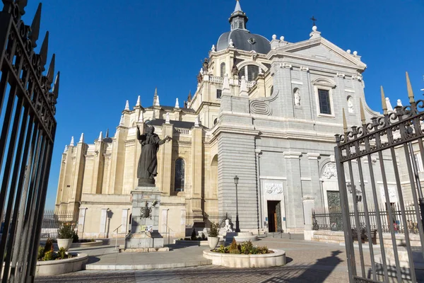 Madrid España Enero 2018 Increíble Vista Catedral Almudena Del Monumento — Foto de Stock