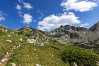 Muhteşem manzara Yalovarnika tepe, Pirin Dağı, Bulgaristan