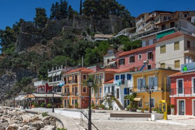 Parga, Yunanistan - 17 Temmuz 2014: yaz görünümü Parga şehir, Epirus, Yunanistan'ın şaşırtıcı