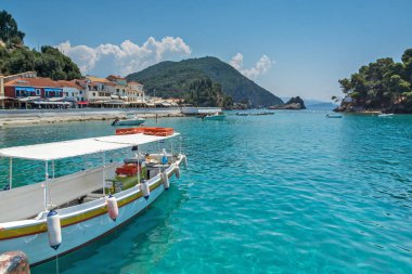 Parga, Yunanistan - 17 Temmuz 2014: yaz görünümü Parga şehir, Epirus, Yunanistan'ın şaşırtıcı