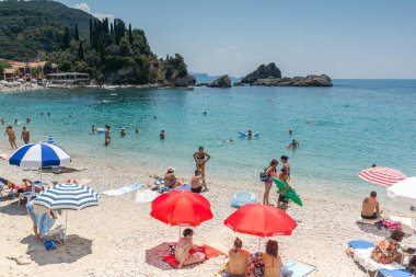 Parga, Yunanistan - 17 Temmuz 2014: yaz görünümü Parga şehir, Epirus, Yunanistan'ın şaşırtıcı
