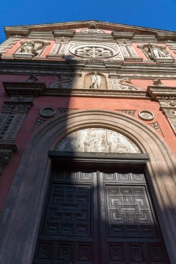 Madrid, İspanya - 22 Ocak 2018: Kilise Calatravas Alcala Street City, Madrid, İspanya