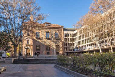 Madrid, İspanya - 22 Ocak 2018: Yedi bacalar şehir Madrid, İspanya, House