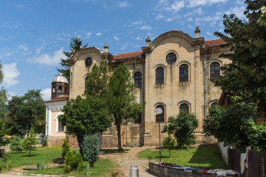 Kotel, Bulgaristan - 1 Ağustos 2014: Kotel tarihi kasaba Sliven bölge, Bulgaristan Holy Trinity Kilisesi