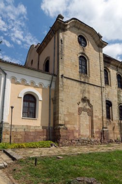 Kotel, Bulgaristan - 1 Ağustos 2014: Kotel tarihi kasaba Sliven bölge, Bulgaristan Holy Trinity Kilisesi