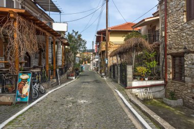 Thassos, Yunanistan - 4 Nisan 2016: Köy Theologos, Thassos Adası, Doğu Makedonya ve Trakya, Yunanistan eski taş ev  