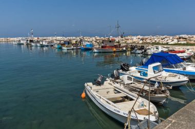 Taşöz, Yunanistan - 5 Nisan 2016: Bağlantı noktası, Skala Kallirachis, Thassos Adası, Doğu Makedonya ve Trakya, Yunanistan  