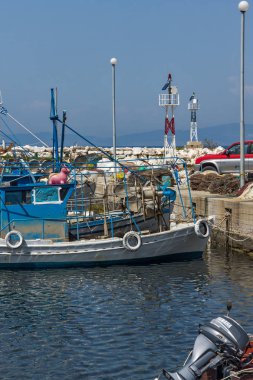 Taşöz, Yunanistan - 5 Nisan 2016: Bağlantı noktası, Skala Rachoniou, Thassos Adası, Doğu Makedonya ve Trakya, Yunanistan  