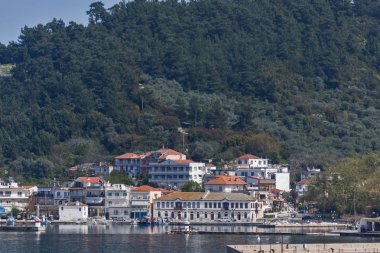 Thassos, Yunanistan - 5 Nisan 2016: Thassos şehri, Doğu Makedonya ve Trakya Yunanistan panoramik manzaralı 