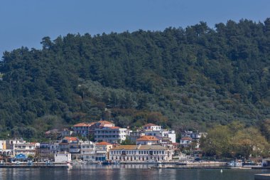 Thassos, Yunanistan - 5 Nisan 2016: Thassos şehri, Doğu Makedonya ve Trakya Yunanistan panoramik manzaralı 