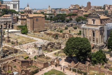 Rome, İtalya - 24 Haziran 2017: Panoramik Palatine Tepesi üzerinden kalıntıları Roma, İtalya Roma Forumu için