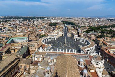 Vatikan ve Roma şehrinin şaşırtıcı Panorama üzerinden kubbe St. Peter's Bazilikası'na, İtalya