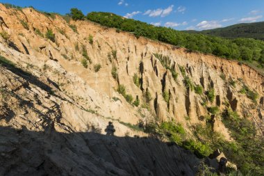 Kaya oluşumu ile Stob Piramitler, Rila Dağı, Köstendil bölge, Bulgaristan manzara
