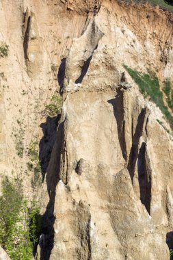 Kaya oluşumu ile Stob Piramitler, Rila Dağı, Köstendil bölge, Bulgaristan manzara