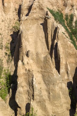 Kaya oluşumu ile Stob Piramitler, Rila Dağı, Köstendil bölge, Bulgaristan manzara