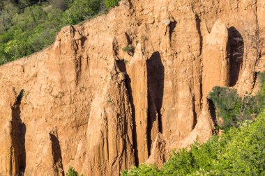 Kaya oluşumu ile Stob Piramitler, Rila Dağı, Köstendil bölge, Bulgaristan manzara