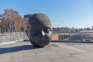 Madrid, İspanya - 22 Ocak 2018: gece gündüz çalışmak Antonio Lopez şehir Madrid, İspanya
