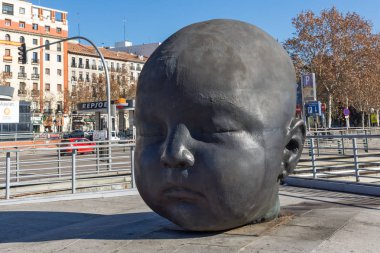 Madrid, İspanya - 22 Ocak 2018: gece gündüz çalışmak Antonio Lopez şehir Madrid, İspanya