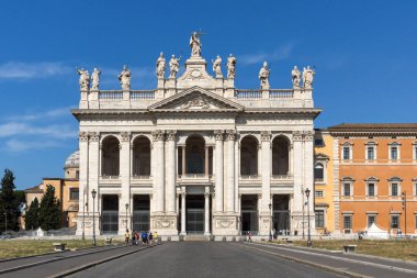 Rome, İtalya - 25 Haziran 2017: Basilica San Giovanni Laterano (Basilica di San Giovanni in Laterano) yılında Roma, İtalya, şehrin içinde