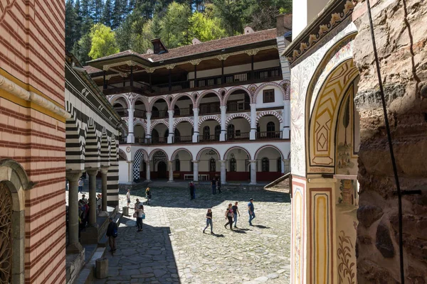 Rila Manastırı Bulgaristan Nisan 2018 Turist Ziyaret Manastırı Saint Ivan — Stok fotoğraf