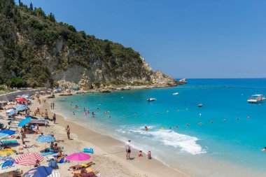 Kathisma Beach, Lefkada, Yunanistan - 16 Temmuz 2014: Turizm, Kathisma beach, Lefkada, Ionian Islands, Yunanistan