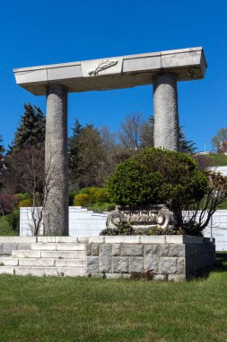 Sandanski, Bulgaristan - 4 Nisan 2018: Anıt ve Sandanski, Bulgaristan kasabasında Spartacus heykeli