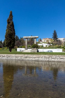 Sandanski, Bulgaristan - 4 Nisan 2018: Anıt ve Sandanski, Bulgaristan kasabasında Spartacus heykeli