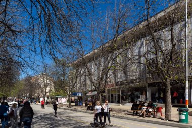 Sandanski, Bulgaristan - 4 Nisan 2018: Merkezi ve Yaya Caddesi kasabasında Sandanski, Bulgaristan