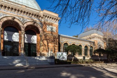 Madrid, İspanya - 22 Ocak 2018: Palace Velazquez Retiro Park City, Madrid, İspanya