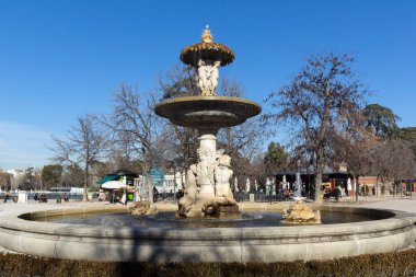 Madrid, İspanya - 22 Ocak 2018: Enginar dolma Retiro Park City, Madrid, İspanya